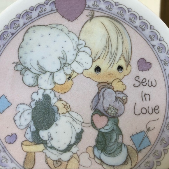 Precious Moments “Sew in Love” plate - Picture 2 of 5